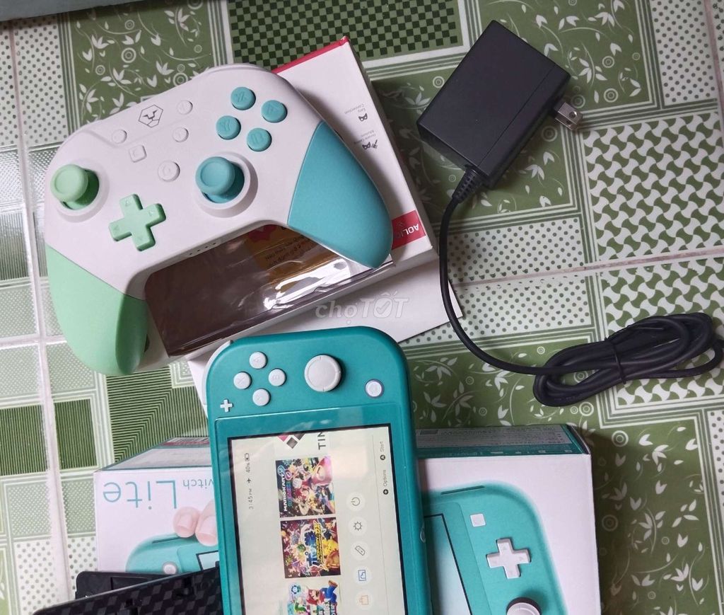 Nintendo Switch lite hack kèm tay cầm và giá