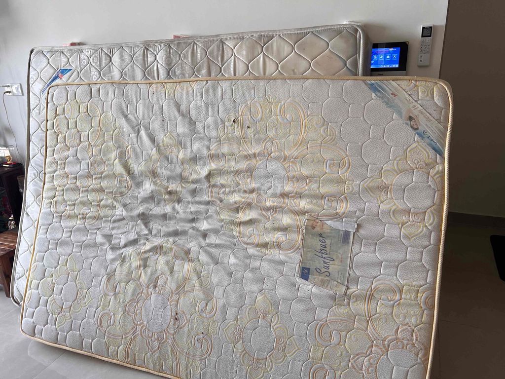 Nệm lò xo 1m6 x 2m Trắng kem. Mua bán Giường, chăn ga gối nệm tại Quận 6 Tp Hồ Chí Minh được đăng bởi Tran Tuong hình 1