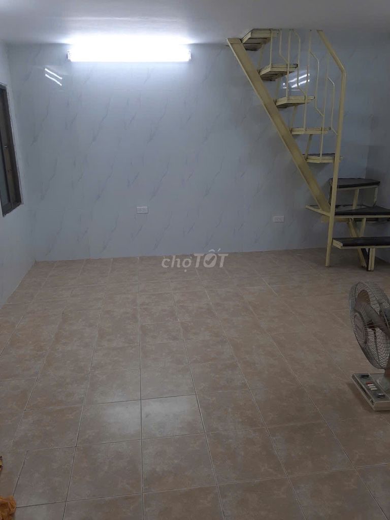 Cho thuê nhà ngõ 27 Hàng Khoai, có gác lửng, 8 triệu