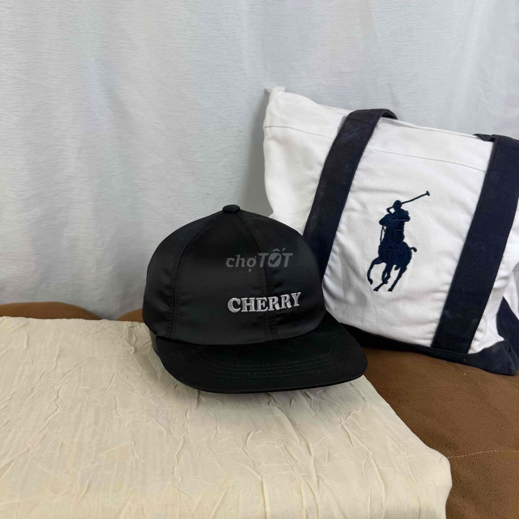Mũ lưỡi trai Cherry Đen Free Unisex. Mua bán Phụ kiện thời trang khác tại Quận Ngũ Hành Sơn Đà Nẵng được đăng bởi Bạch Lê Hoàng hình 1