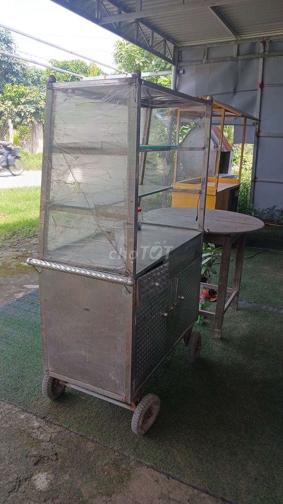 Xe bánh mì Inox Kính Bạc có bánh xe. Mua bán Đồ chuyên dụng, Giống nuôi trồng tại Huyện Trảng Bàng Tây Ninh được đăng bởi Trung Mai hình 1