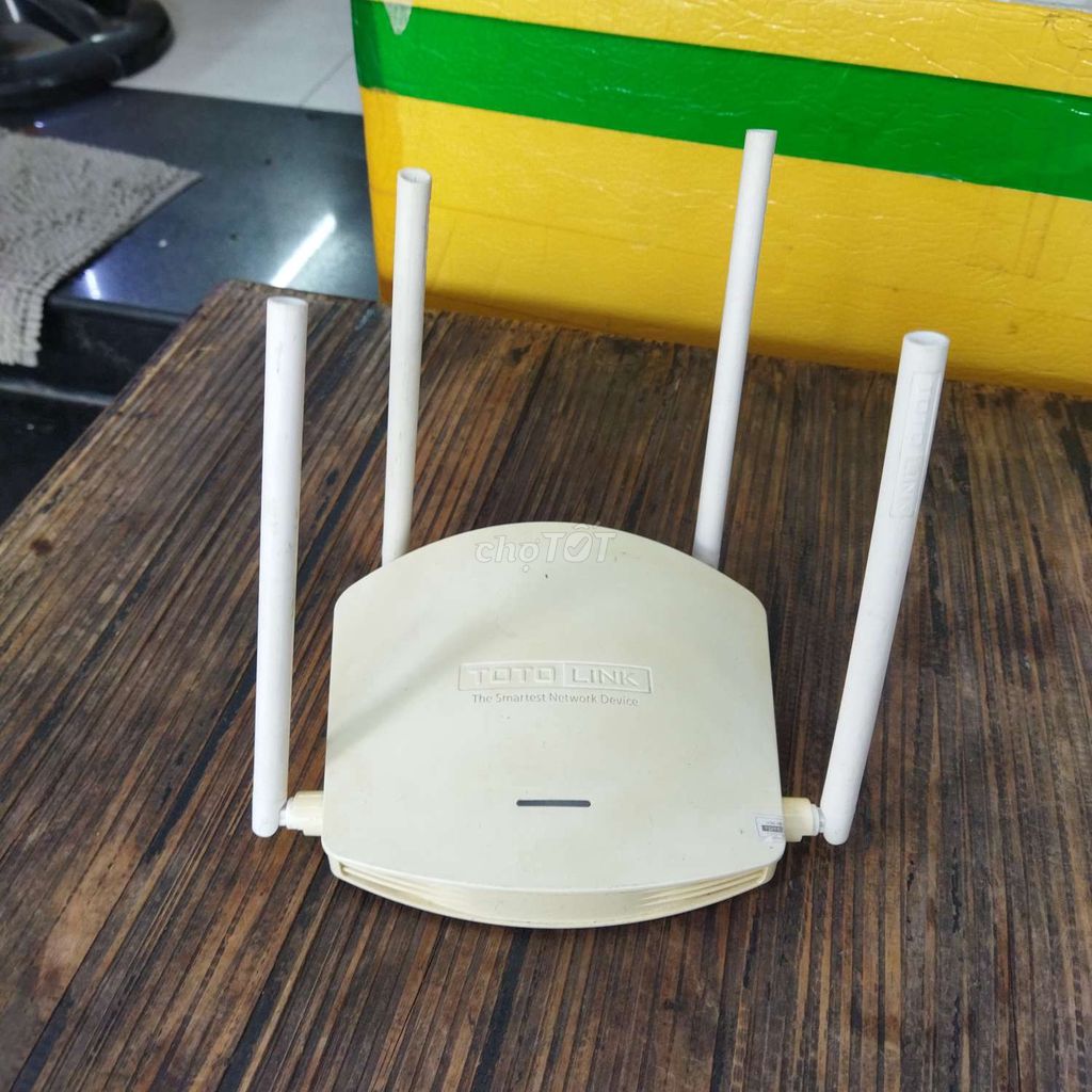 Phát wifi Totolink R600 tốc độ 600mbps 4 râu.