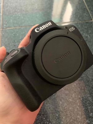 Canon R50 màu đen đẹp keng