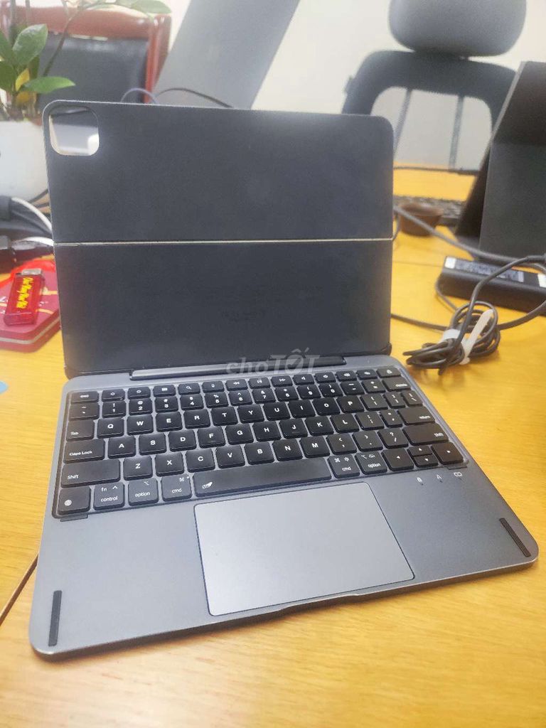 Bàn phím Goojodoq iPad Pro 11 inch Xám. Mua bán Phụ kiện (Màn hình, Chuột...) tại Quận Hoàn Kiếm Hà Nội được đăng bởi Kin kin Nâu hình 1