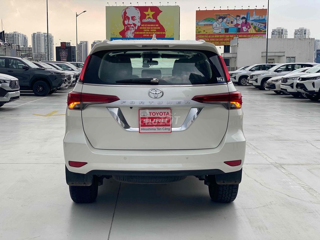 Toyota Fortuner 2017 2.4G MT Белый 132 000 км