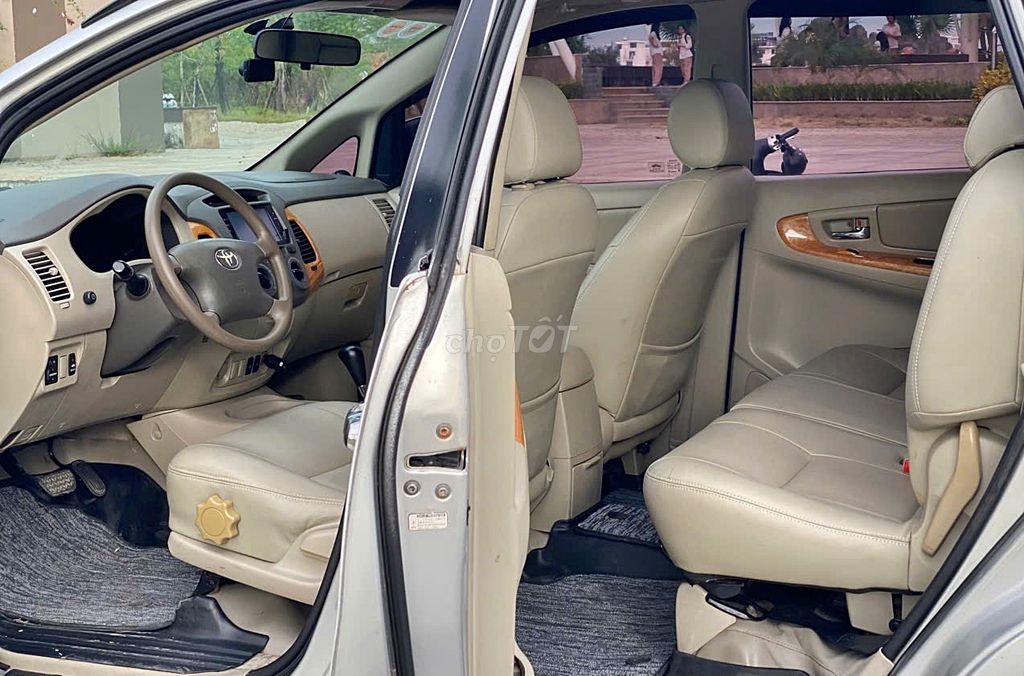 Toyota Innova 2008 Bạc Tự động. Mua bán Ô tô tại Quận Long Biên Hà Nội được đăng bởi VIETNAM OTO hình 9