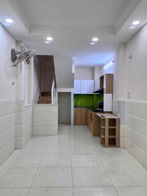 Rent · 2 bd · 30 м² · Quận 10, ул. Đường Ðiện Biên Phủ