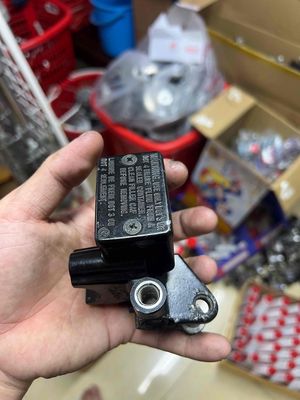 cùm thắng sh cao bên phải.bao sài