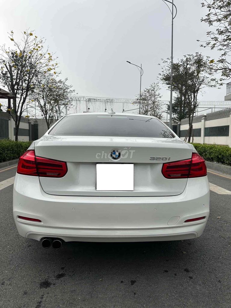 BMW 3 Series 2015 320i - 96839 km. Mua bán Ô tô tại undefined undefined được đăng bởi TIẾN QUÂN CAR hình 3
