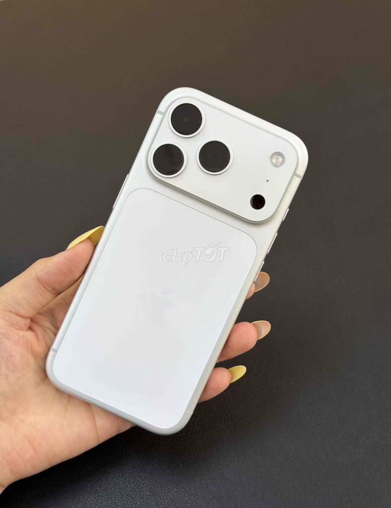 🍎𝐢𝐏𝐡𝐨𝐧𝐞 𝟏𝟕𝐏𝐫𝐨 𝐁𝐚̣𝐜 𝟐𝟓𝟔𝐆 𝐙𝐢𝐧 -𝐊𝐞𝐧𝐠- 𝐂𝐡𝐚̂́𝐭 𝐏𝟏𝟎𝟎%👇. Mua bán Điện thoại tại Quận Hải An Hải Phòng được đăng bởi Phạm Huyền Hoàng Dũng Mobile  hình 1