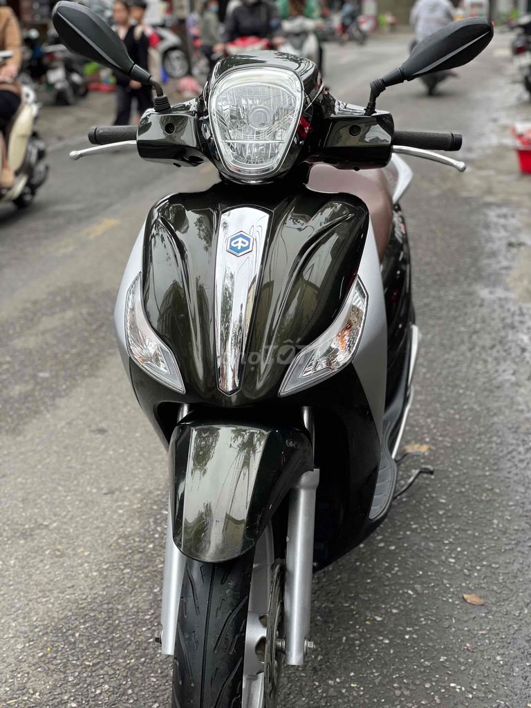 Piaggio Medley I-get 2 thắng ABS. Mua bán Xe máy tại Quận Hải Châu Đà Nẵng được đăng bởi Tuan Nguyen hình 1