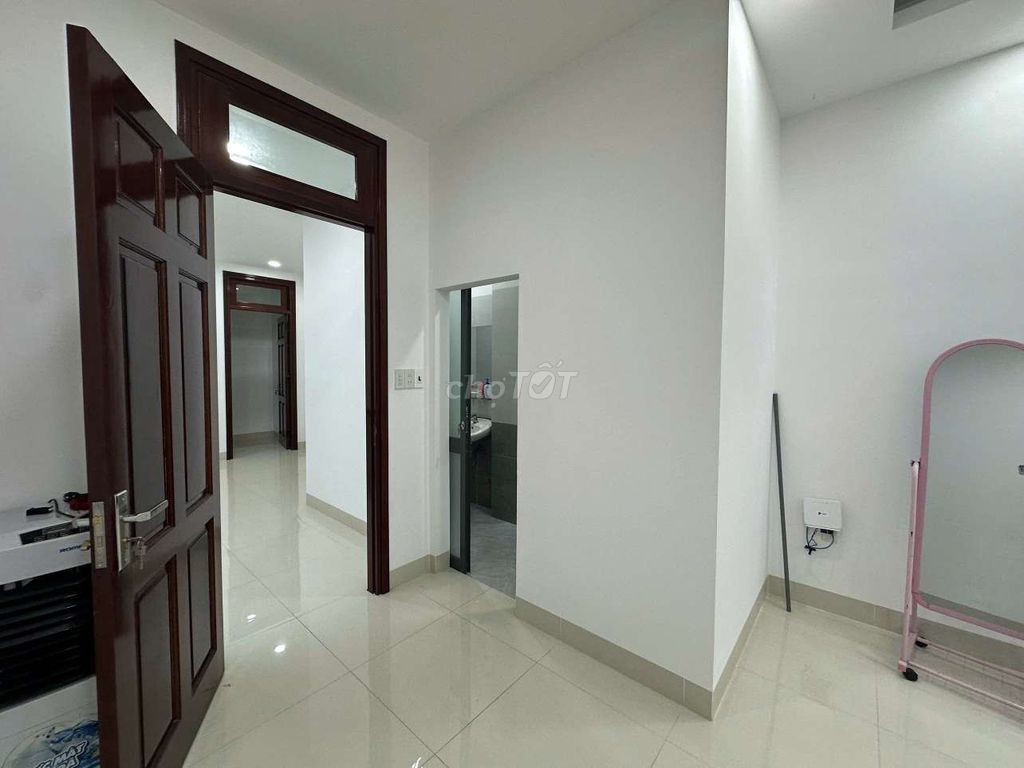 Дом 2 этажа, 2 фасада, улица B9, VCN Phước Long 2