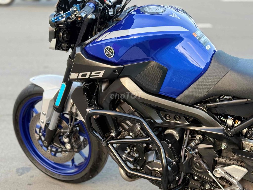 MT-09 odo 5000km siêu mới 1 chủ mua thùng. Mua bán Xe máy tại Quận Bình Thạnh Tp Hồ Chí Minh được đăng bởi Nguyễn Khải Nguyên hình 8