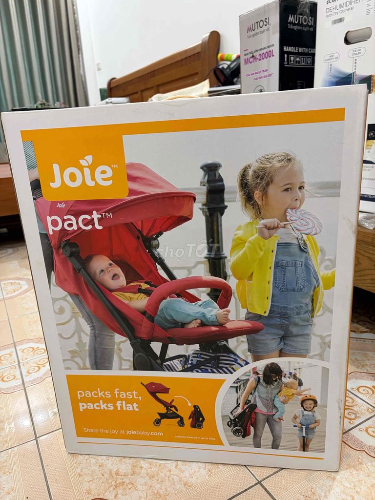 Xe đẩy em bé Joie Pact Đỏ Gần như mới. Mua bán Mẹ và bé tại Quận Hai Bà Trưng Hà Nội được đăng bởi Đức Trí hình 1