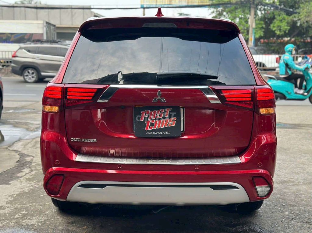 Mitsubishi Outlander 2022 2.0CVT,màu đỏ,24.000nkm. Mua bán Ô tô tại Quận Bình Tân Tp Hồ Chí Minh được đăng bởi Son Do hình 7