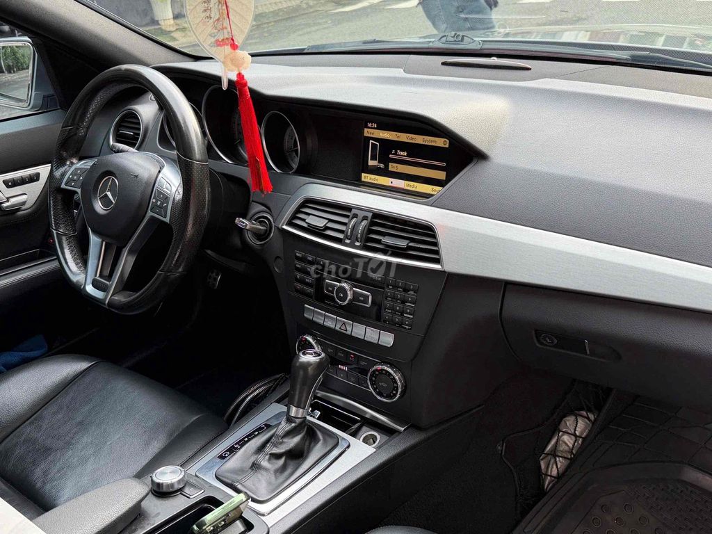 Mercedes C300 AMG 2011 Xám bạc 10 vạn