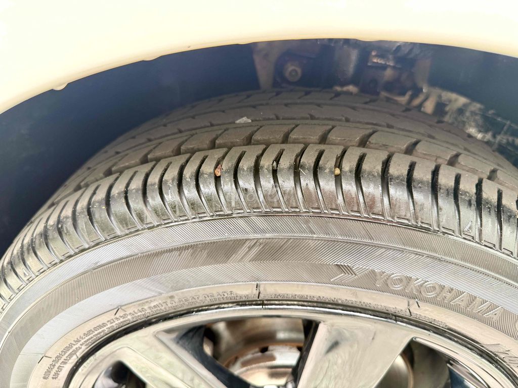 Volkswagen Polo 1.6 AT 2015. Mua bán Ô tô tại Quận Long Biên Hà Nội được đăng bởi Thế Anh hình 17