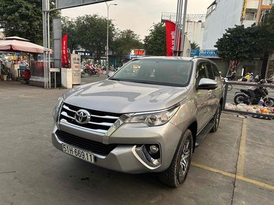 Toyota Fortuner Bạc 19.106 km