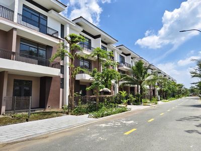 RẺ NHẤT THỊ TRƯỜNG - BIỆT THỰ PHÚC AN CITY 2 TỶ. Mua bán nhà ở tại Huyện Đức Hòa Long An được đăng bởi Quang Phúc