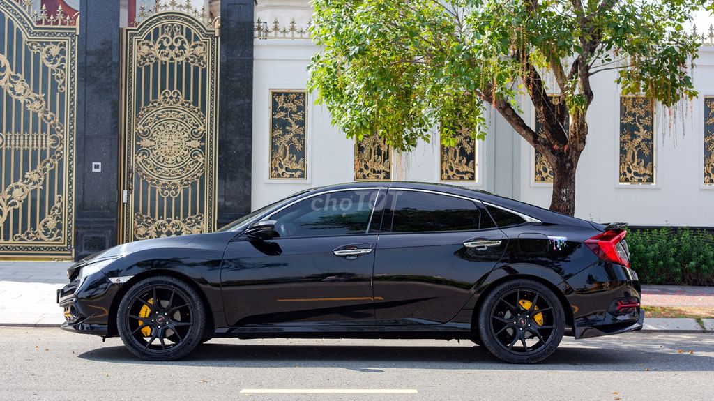 Honda Civic 2019 RS 50.000 km. Mua bán Ô tô tại Thành phố Thủ Đức Tp Hồ Chí Minh được đăng bởi H2T Auto hình 5