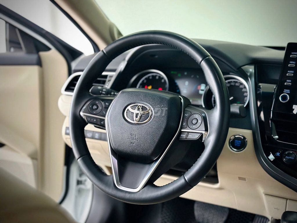 Toyota Camry 2.5Q 2023 - 50000 km. Mua bán Ô tô tại Quận Gò Vấp Tp Hồ Chí Minh được đăng bởi Kim Ngân Xe Lướt hình 3