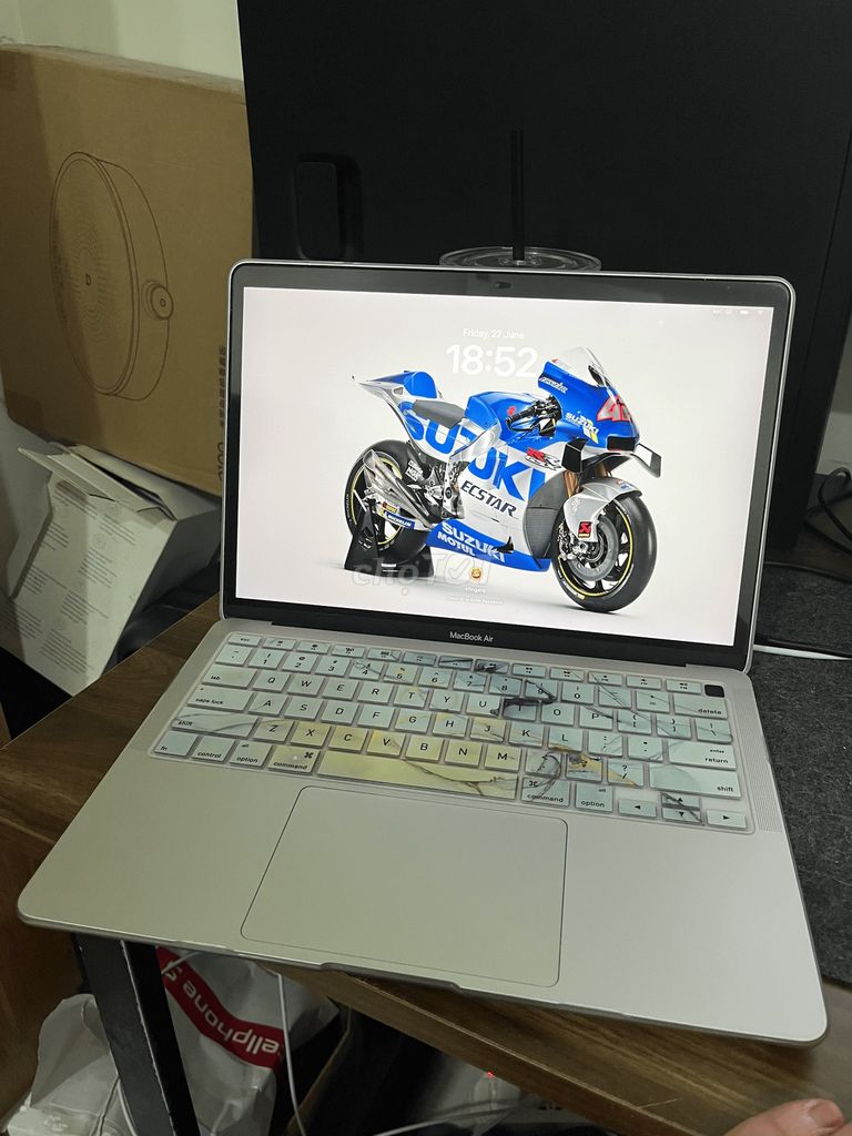 Pass Macbook Air M1 8/512 ngoại hình đẹp, pin 88%
