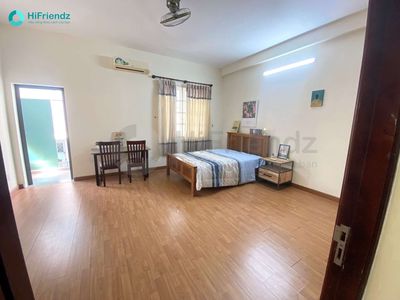 CHO THUÊ CĂN HỘ TÁCH BẾP, BAN CÔNG THOÁNG , GẦN MAI CHÍ THỌ