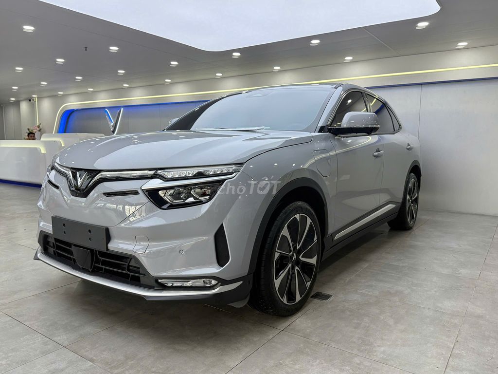 VF8 MÀU XÁM ĐẶC BIỆT HÀNG SẴN KHÔNG NHIỀU-VAY 90%