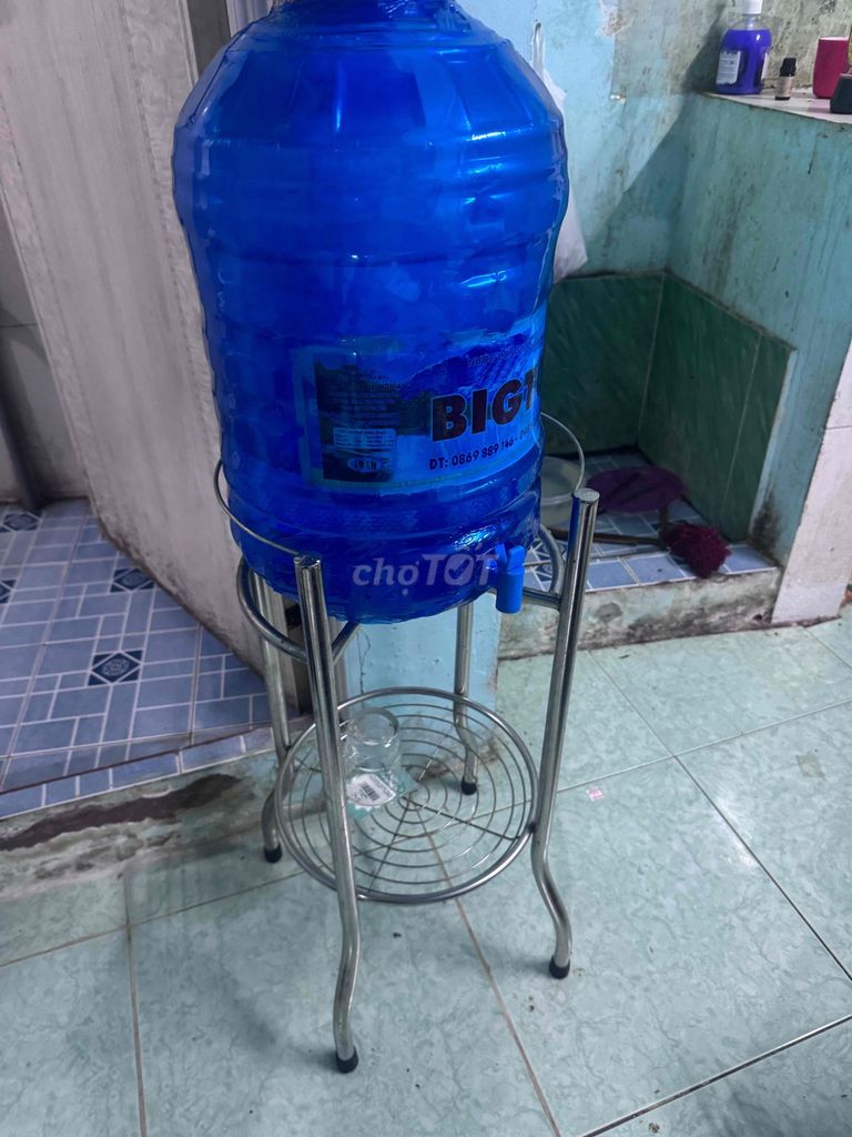 Chân kệ Inox để bình nước lọc. Mua bán Tủ, kệ gia đình tại Quận 6 Tp Hồ Chí Minh được đăng bởi Phan Dinh Luan hình 1