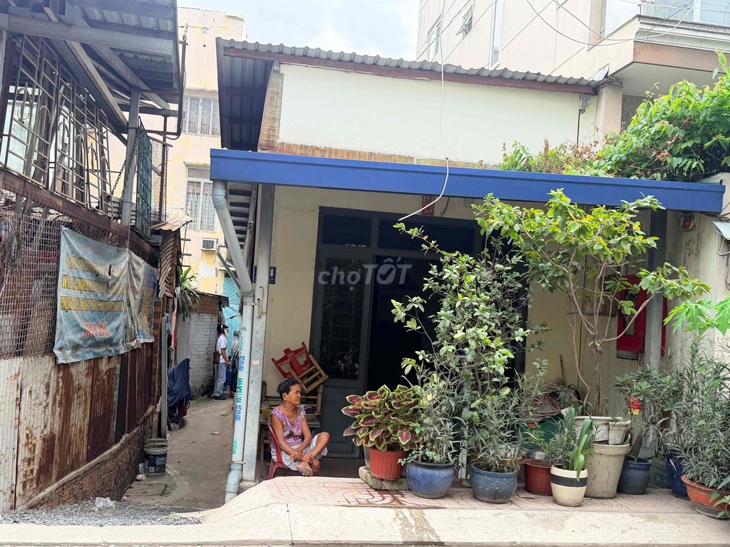 Bán Nhà Đường 12m - Chỉ 3,4 Tỷ - Ngay Trung Tâm Thủ Đức