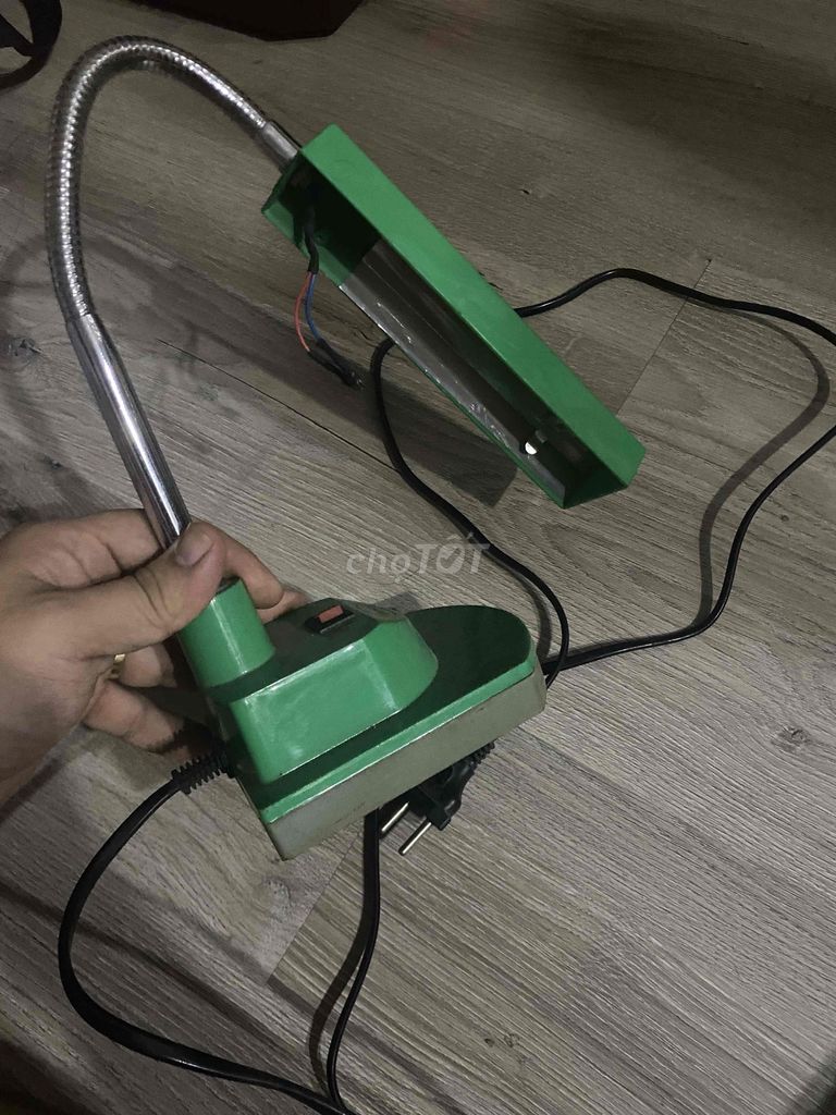 Đèn học để bàn Kim loại mất bóng. Mua bán Đèn tại Huyện Trảng Bom Đồng Nai được đăng bởi Bình Phan hình 1