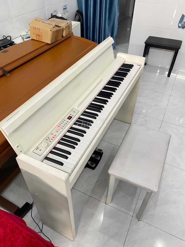 Thanh lí Piano Korg LP-380