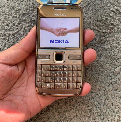 E72 Gold zin nguyên tem FPT hàng công ty