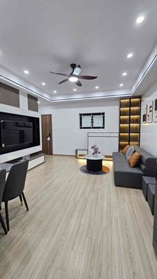 Cần bán căn 3 phòng ngủ sổ đỏ tại Nơ 4 bán đảo linh đàm
