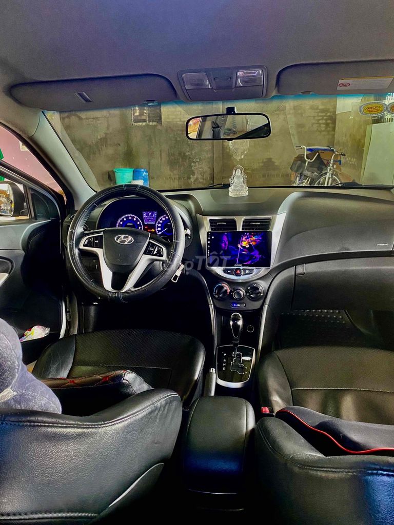 Hyundai Accent 2011 Bạc. Mua bán Ô tô tại Huyện Đức Trọng Lâm Đồng được đăng bởi Lê Tuấn hình 4