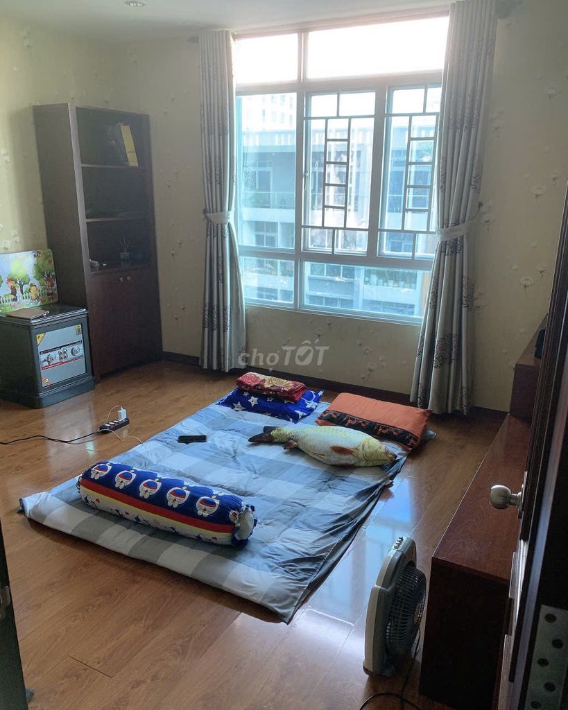 Квартира Giai Viet в аренду 115 м2, 2 спальни, 2 туалета - Полная меблировка - 14-ти комнатная аренда