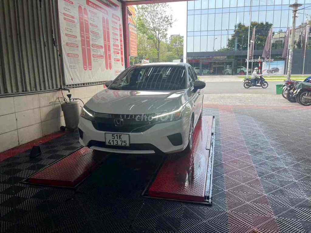 Honda city 1.5G, lăn bánh 33.000km, màu trắng