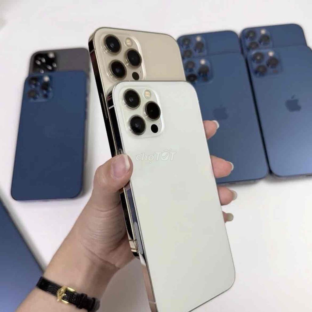 Apple iPhone 12 Pro 128GB Vàng. Mua bán Điện thoại tại Quận Thanh Khê Đà Nẵng được đăng bởi Lê Vũ Yến Nhi hình 1