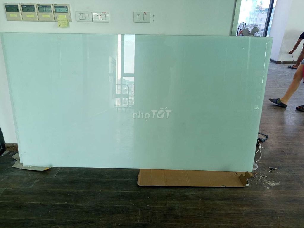 Bảng kính trắng hiện đại. Mua bán Đồ dùng văn phòng tại Quận Bắc Từ Liêm Hà Nội được đăng bởi Khiên Nguyễn hình 1