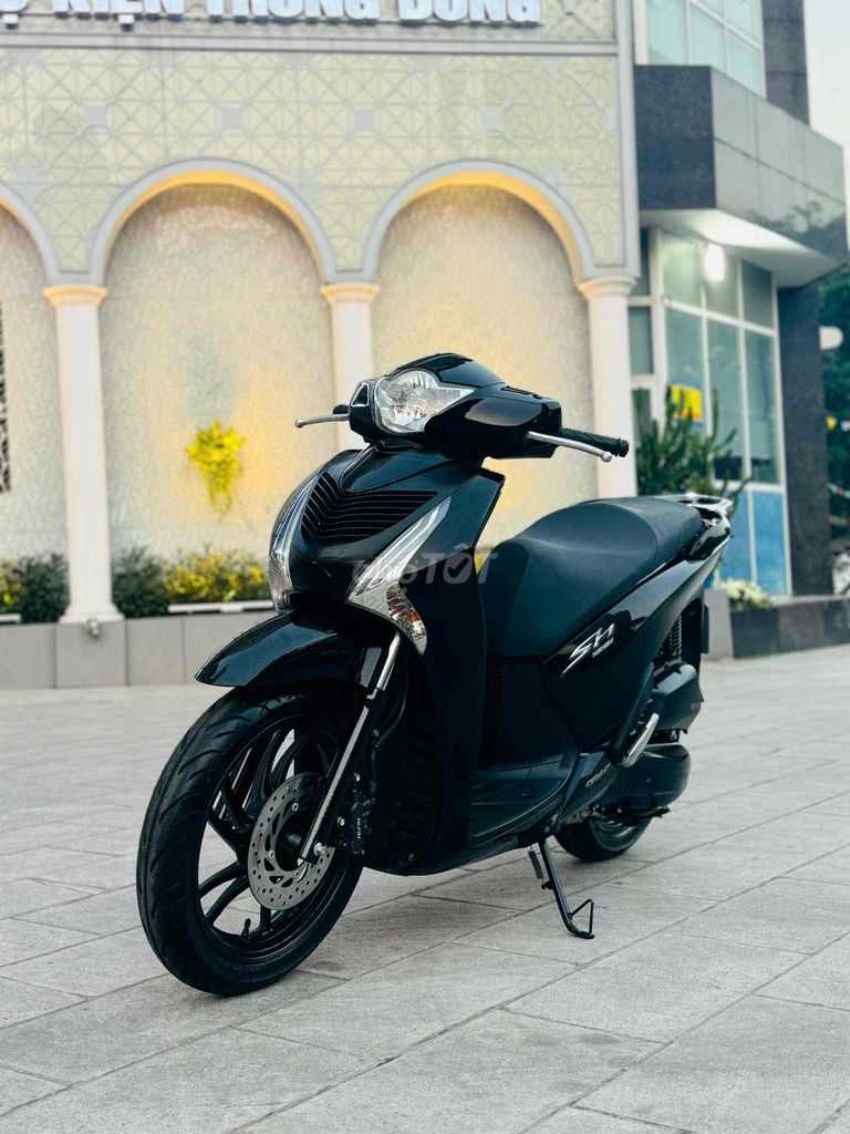 Sh 125fi đen sport  cuối 2015 sơn máy zin 100%