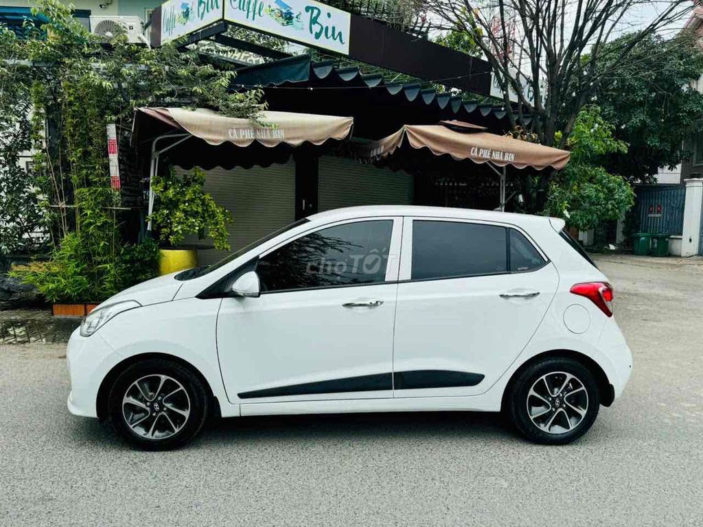 Hyundai i10 20120 1.2AT xe 1 chủ chạy 23.000km. Mua bán Ô tô tại Quận 12 Tp Hồ Chí Minh được đăng bởi Phạm Hoàng hình 3