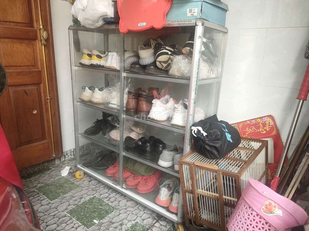 Cần thanh lý tủ kiếng mới 90%. Mua bán Nội thất, đồ gia dụng khác tại Quận 12 Tp Hồ Chí Minh được đăng bởi Nguyễn thi thanh thảo hình 2