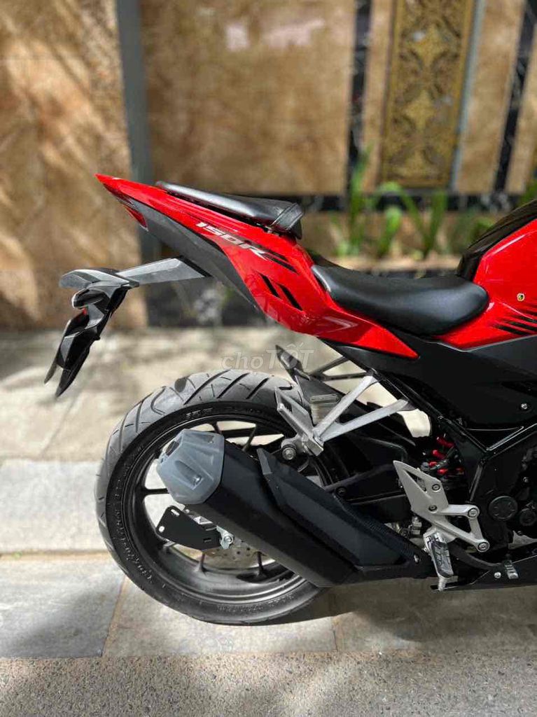 HONDA CBR150 ABS FI biển số 29 xe lướt mới pkl. Mua bán Xe máy tại Quận Cầu Giấy Hà Nội được đăng bởi Tong motor xe may hình 3
