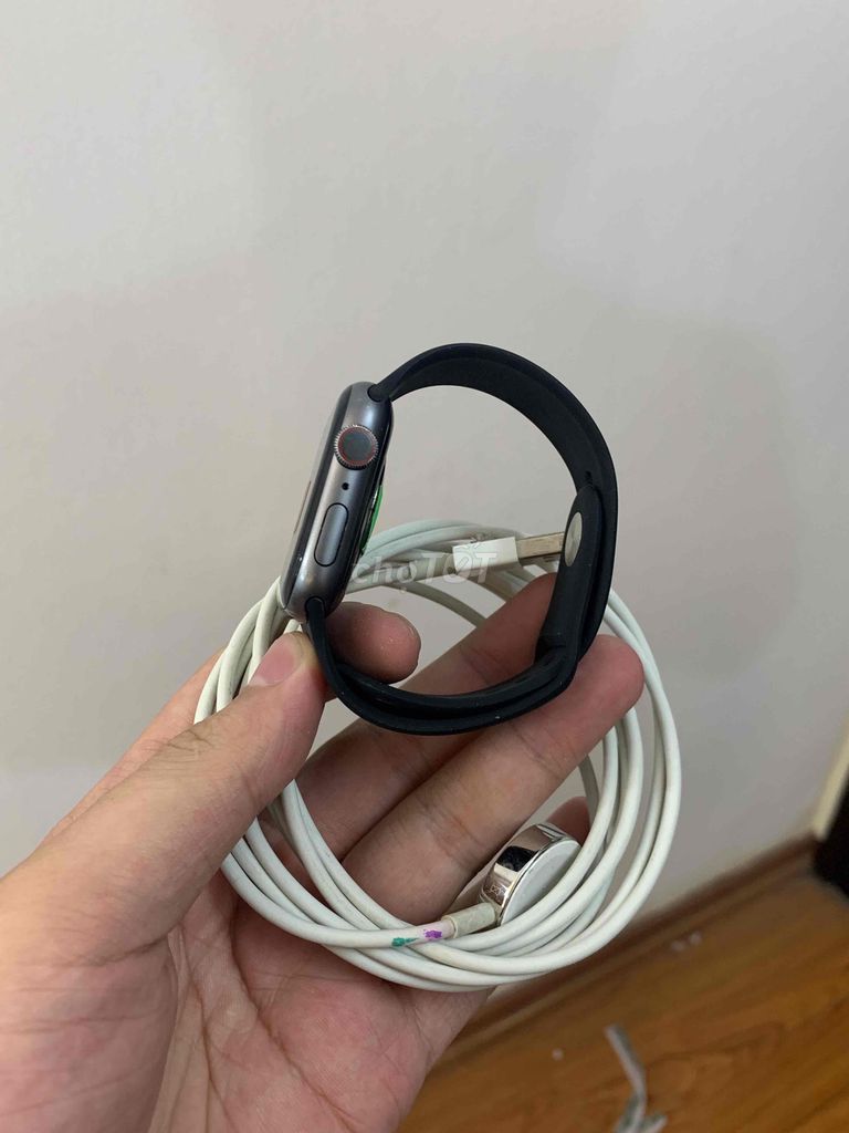 Apple watch Series 4/44mm Nhôm Đen