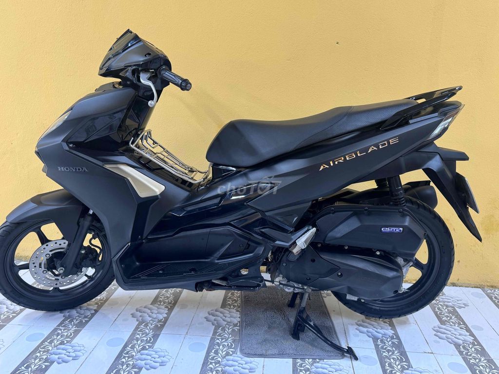 Honda Air Blade 125 Đen mù. Mua bán Xe máy tại Quận Sơn Trà Đà Nẵng được đăng bởi Minh Dũng bán trả góp 136 vân đồn  hình 1