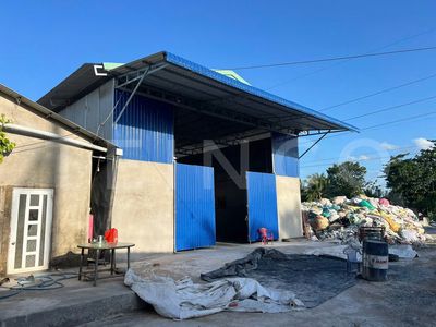 Kho xưởng 300 m² có điện 3 pha, nhánh đường Quốc Lộ 91, lộ Container