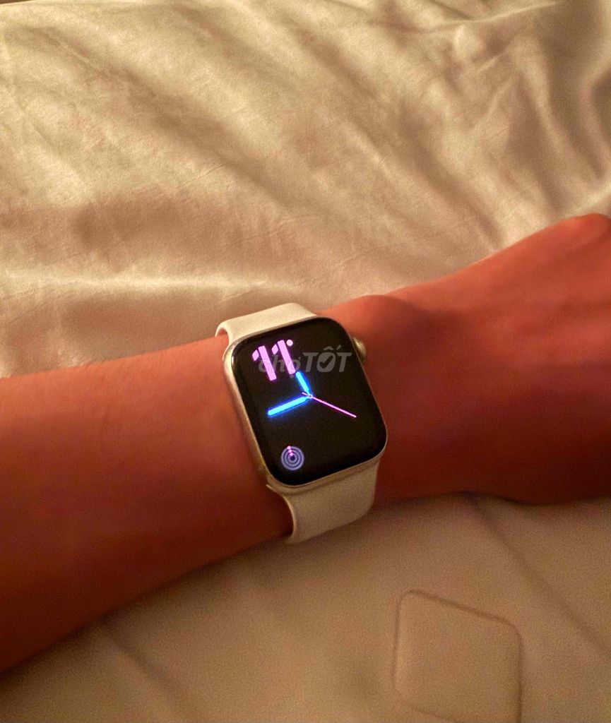 Apple Watch Series 4 Thép 41mm. Mua bán Thiết bị đeo thông minh tại Quận 8 Tp Hồ Chí Minh được đăng bởi Anh Khang hình 1