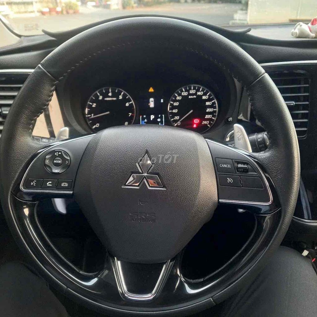 Mitsubishi Outlander 2021 Premium 2.0 CVT. Mua bán Ô tô tại Quận 7 Tp Hồ Chí Minh được đăng bởi Hoà hình 7