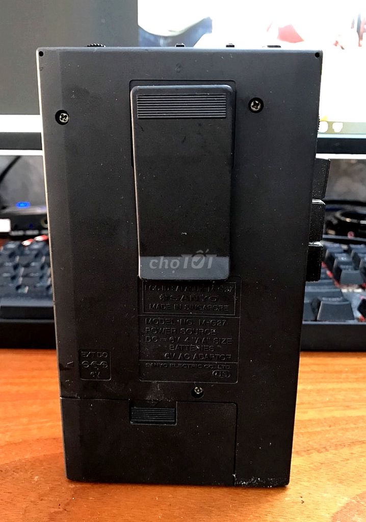 Vintage Sanyo M-G27 Portable Cassette Player