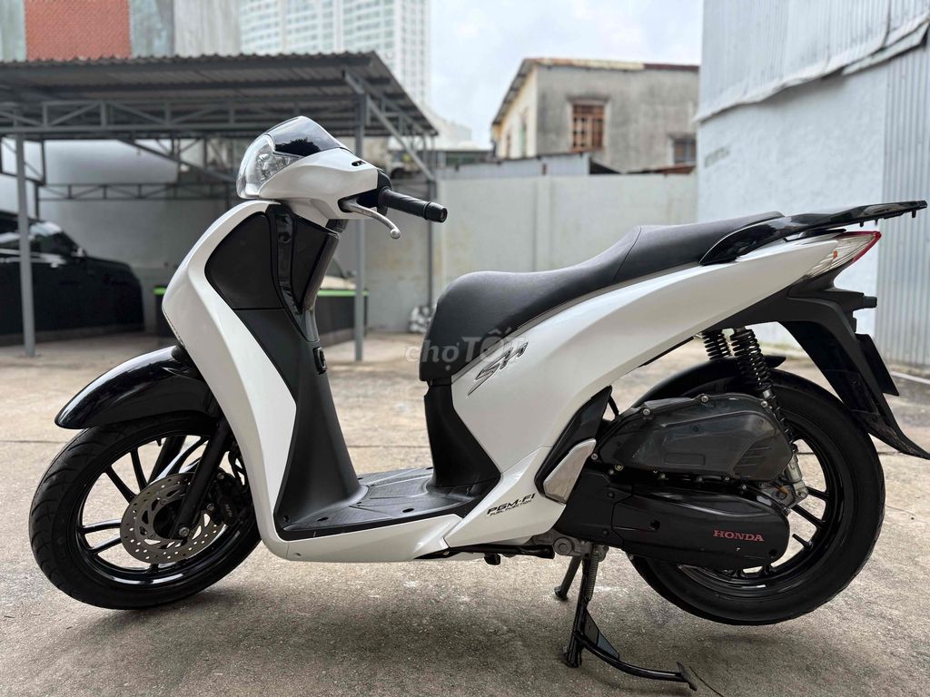 SH 125 2015 màu trắng xe đẹp nguyên rin. Mua bán Xe máy tại Quận Thanh Khê Đà Nẵng được đăng bởi Long hình 4